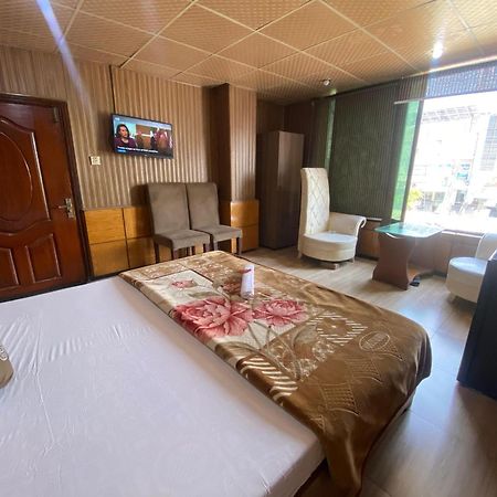 Baoo Jee Hotel Islamabad ラーワルピンディー エクステリア 写真