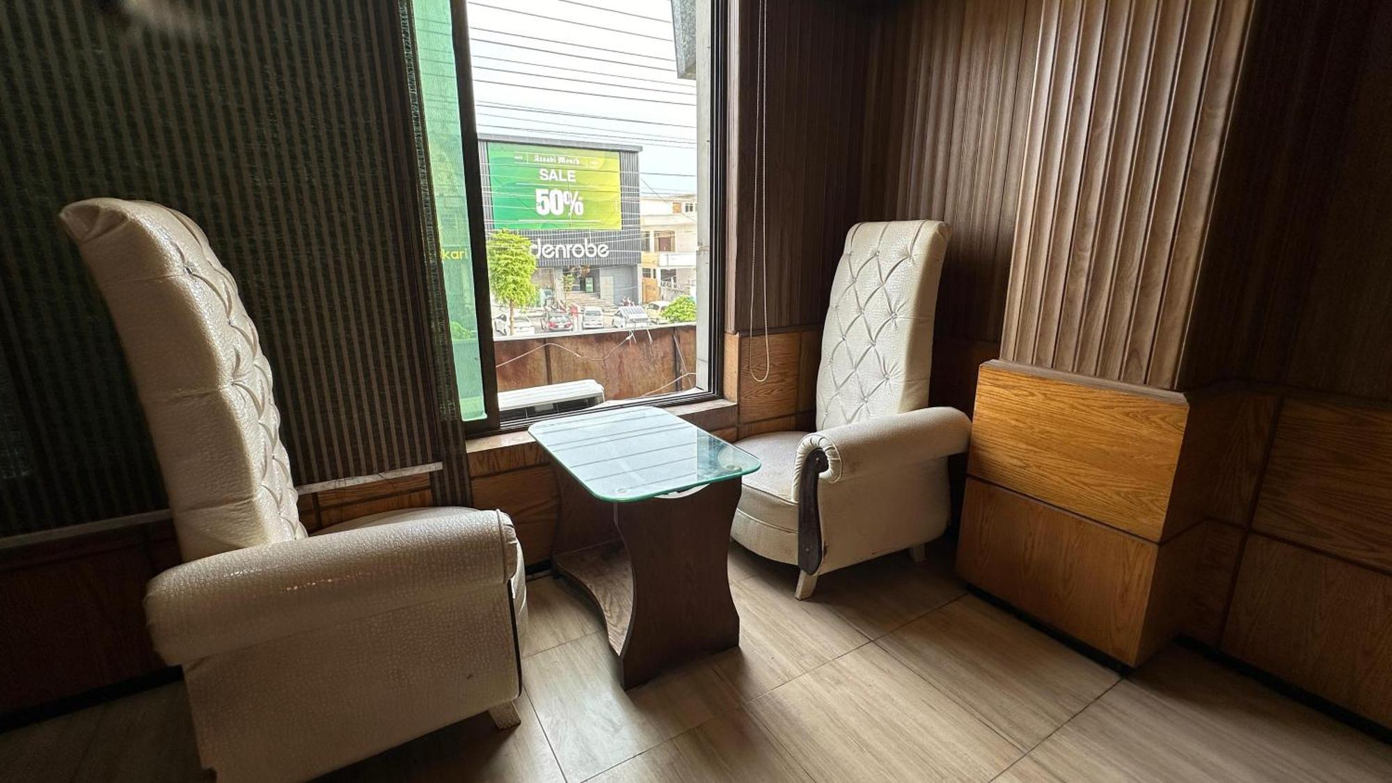 Baoo Jee Hotel Islamabad ラーワルピンディー エクステリア 写真