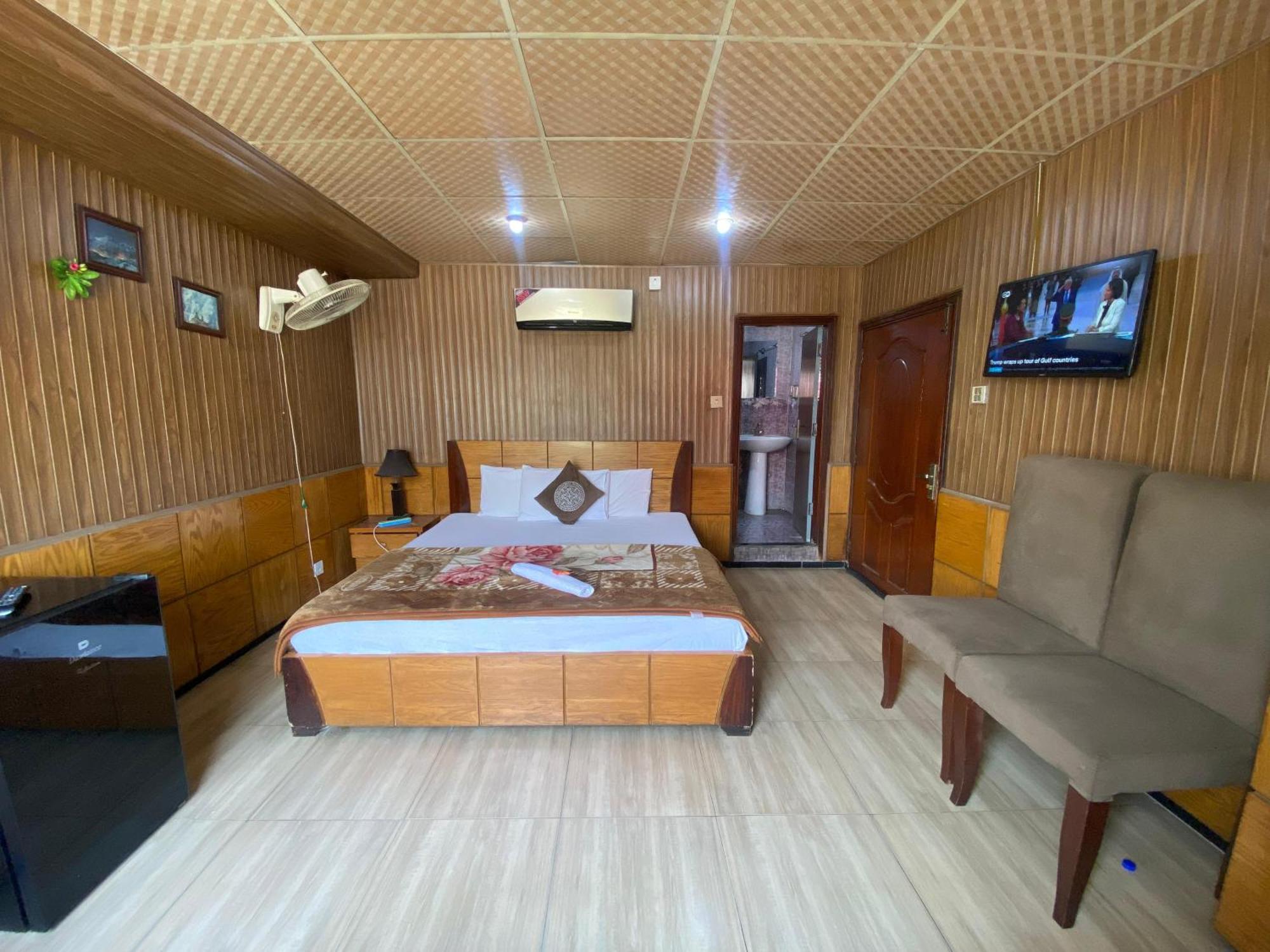 Baoo Jee Hotel Islamabad ラーワルピンディー エクステリア 写真