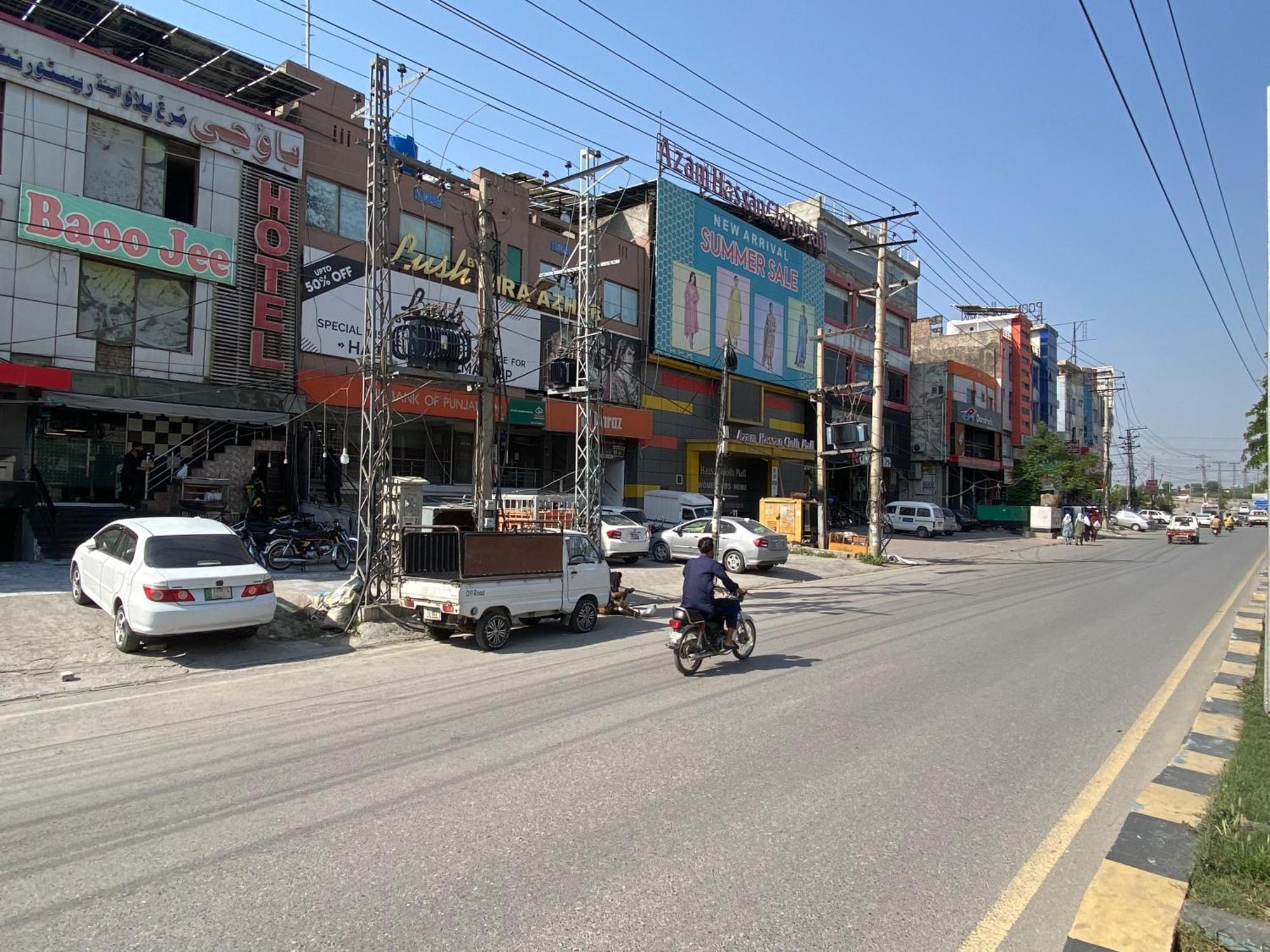 Baoo Jee Hotel Islamabad ラーワルピンディー エクステリア 写真